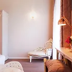 Boutique Sarnia 4*