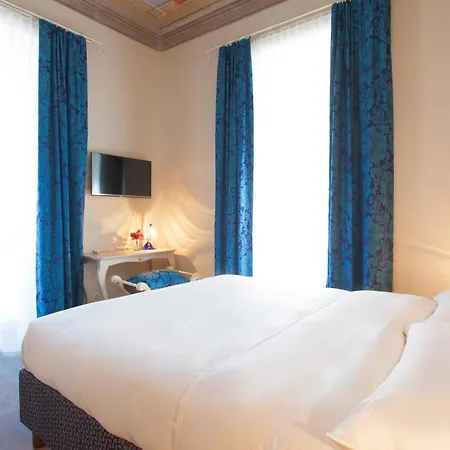 Boutique Sarnia Bed & Breakfast