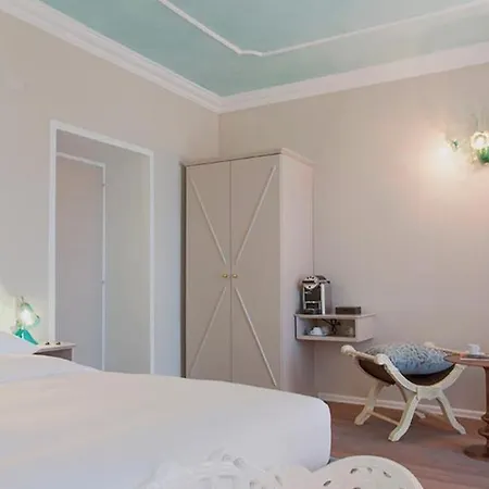 Boutique Sarnia Bed & Breakfast 2*