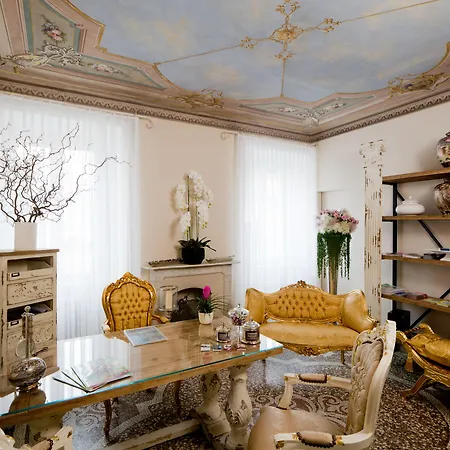 Boutique Sarnia לינה וארוחת בוקר 4*