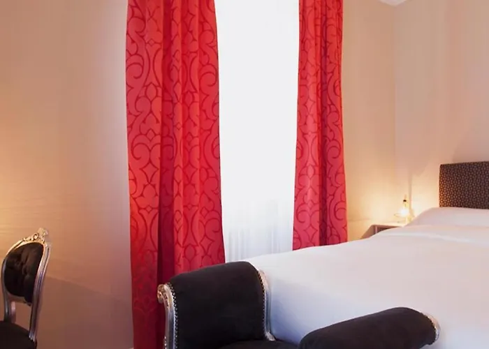 Boutique Sarnia לינה וארוחת בוקר 4*