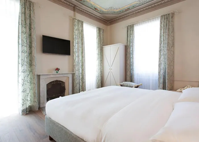 Bed & Breakfast Boutique Sarnia 4*