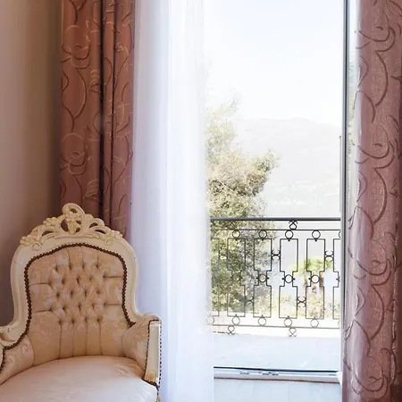 Boutique Sarnia לינה וארוחת בוקר 2*