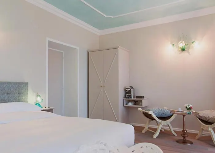 Boutique Sarnia فندق مبيت وإفطار 4*
